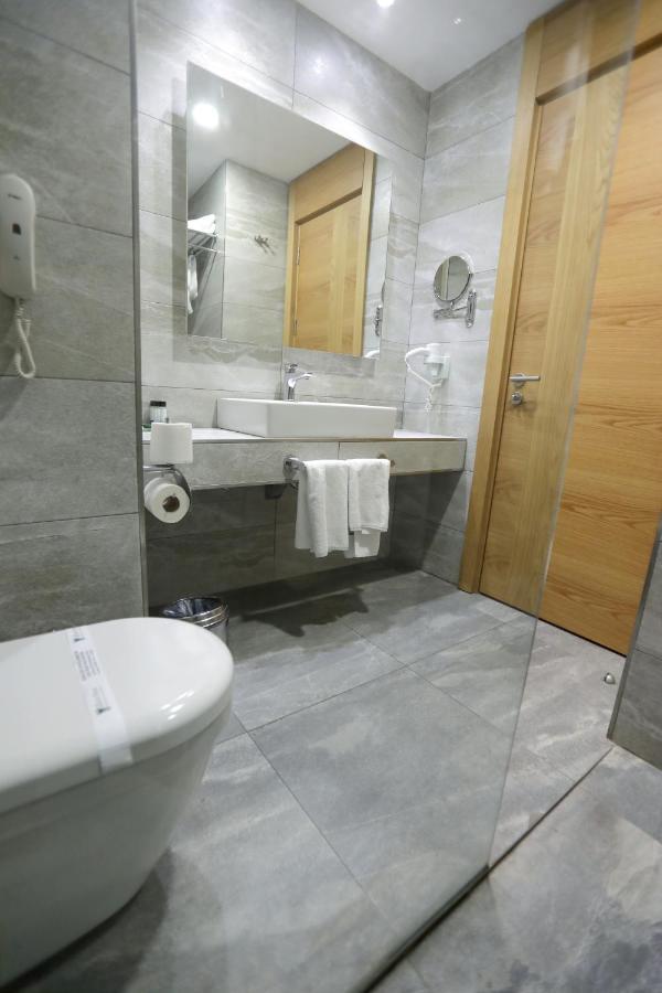 The Green Park Gaziantep Zewnętrze zdjęcie Bathroom in a hotel