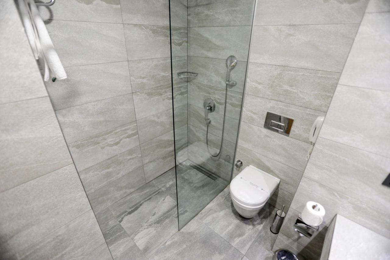 The Green Park Gaziantep Zewnętrze zdjęcie A shower cubicle